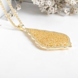 Kendra Scott Jewelry - Kendra Scott Aiden Long Pendant Necklace In Gold Kendra Scott Jewelry - Kendra Scott Aiden Long Pendant Necklace In Gold